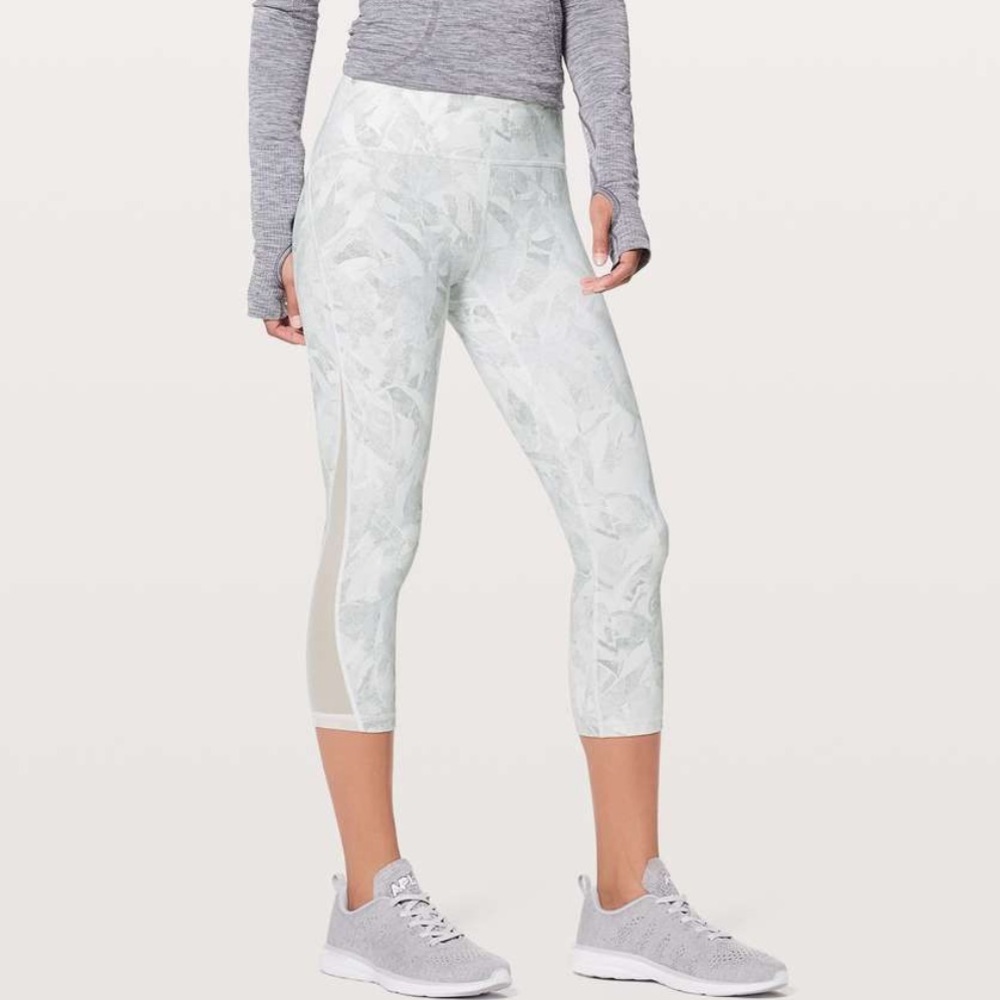 Lululemon Athletica Train Times Crop 21” Jasmine White Multi Leggings Tights 8